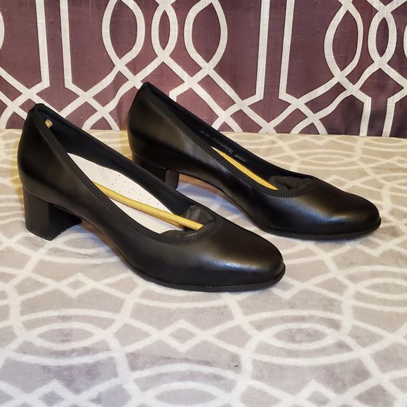 Aravon Womens Black Pumps 11 US Career Dress Leather Block Heel Slip On Shoes - Picture 1 of 14